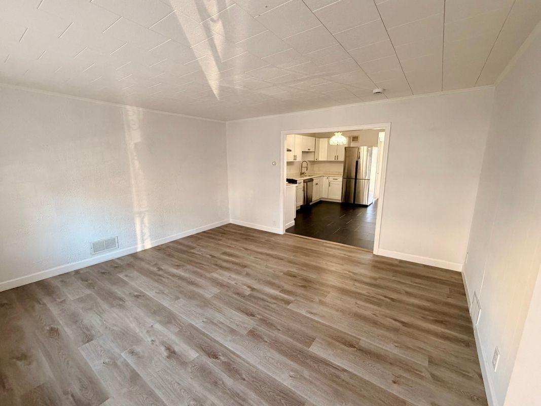 63 Garrison St - Photo 5 of 26