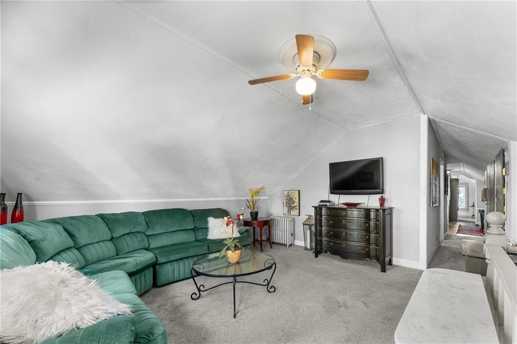 20 Brighton St ##3 - Photo 3 of 11