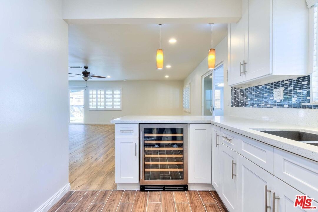 4923 Burgoyne Ln - Photo 5 of 35