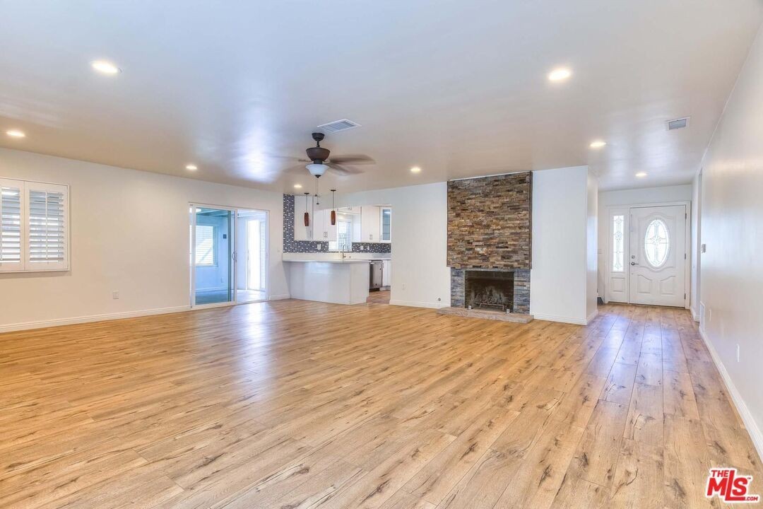 4923 Burgoyne Ln - Photo 6 of 35
