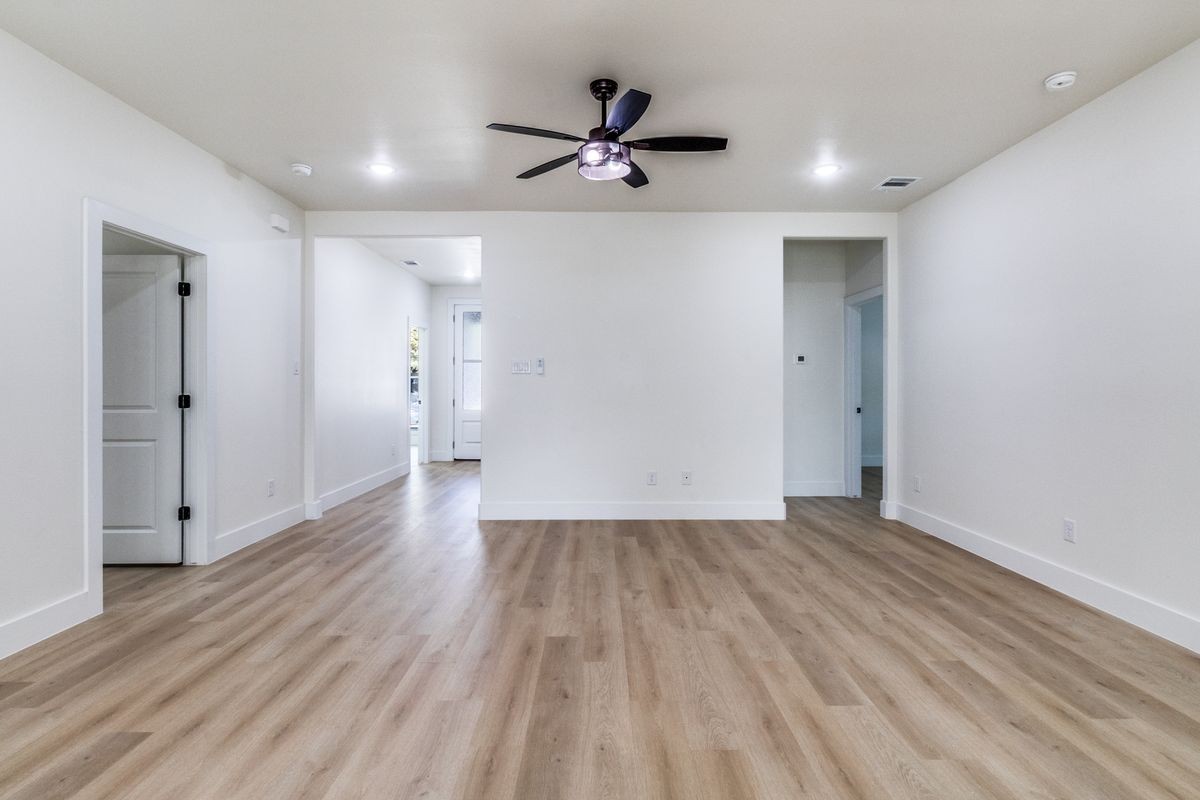 2623 Pine St - Photo 3 of 25