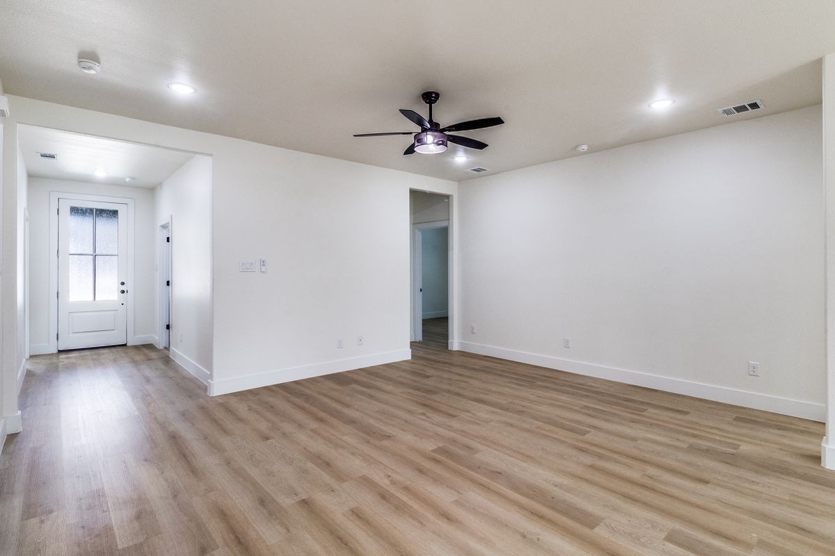 2623 Pine St - Photo 4 of 25