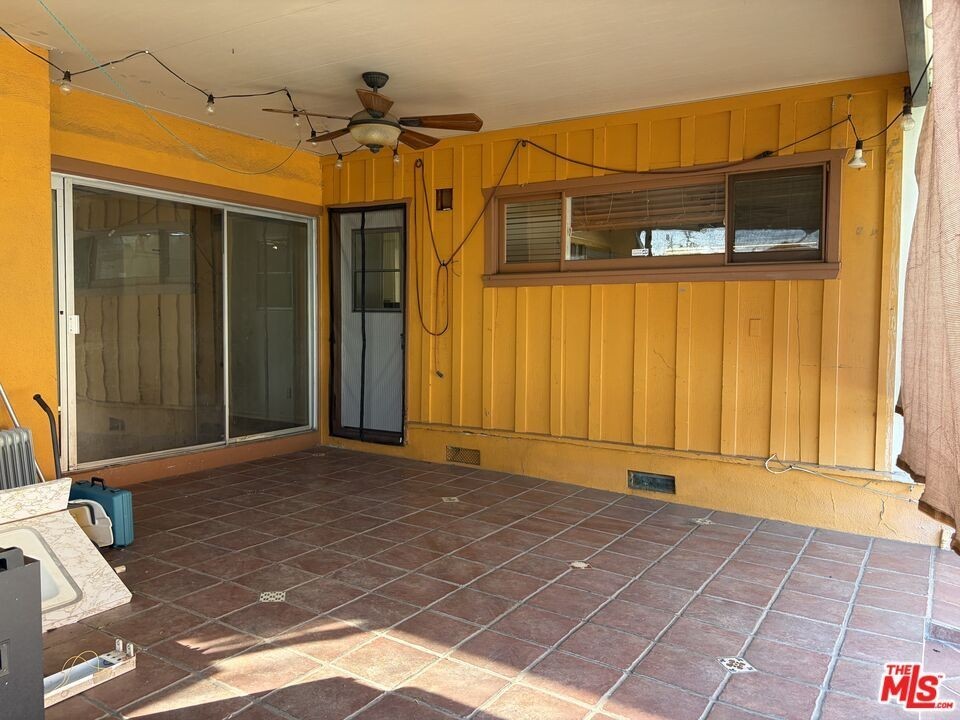 10954 Memory Park Ave - Photo 3 of 8