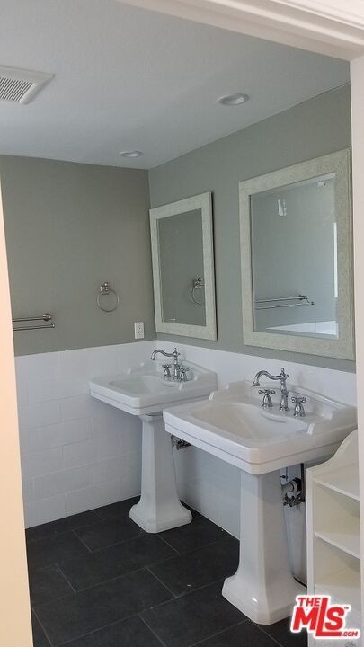 5559 Modena Pl - Photo 3 of 13