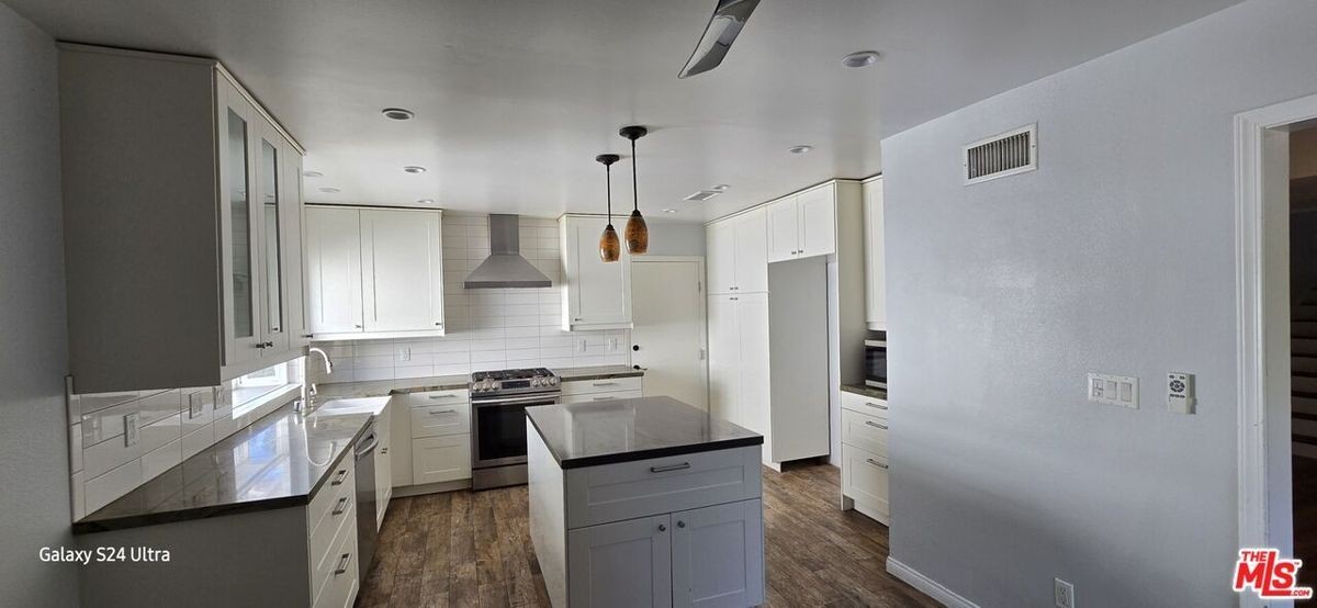 5559 Modena Pl - Photo 7 of 13