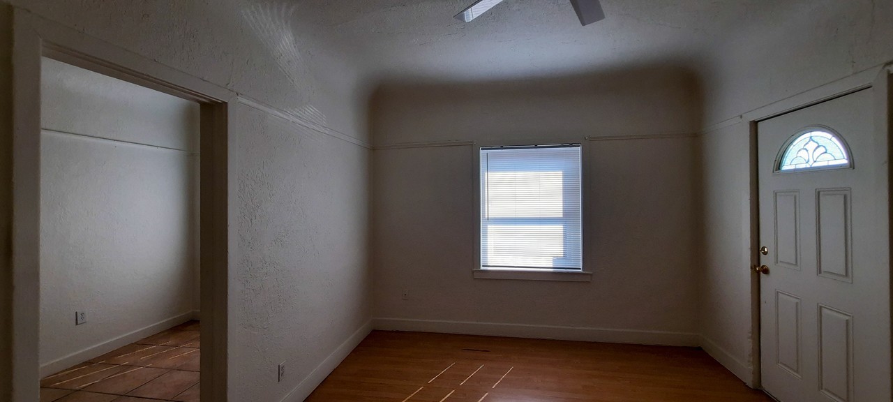 1230 E Pierce St #2 - Photo 3 of 15