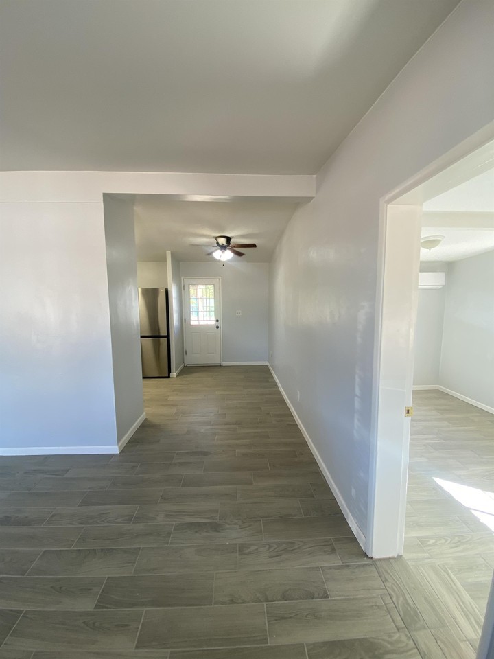 641 S Rosemont Ave #1 - Photo 3 of 21