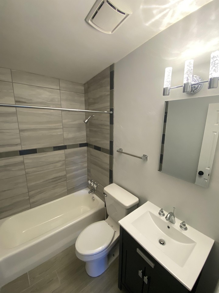 641 S Rosemont Ave #1 - Photo 5 of 21