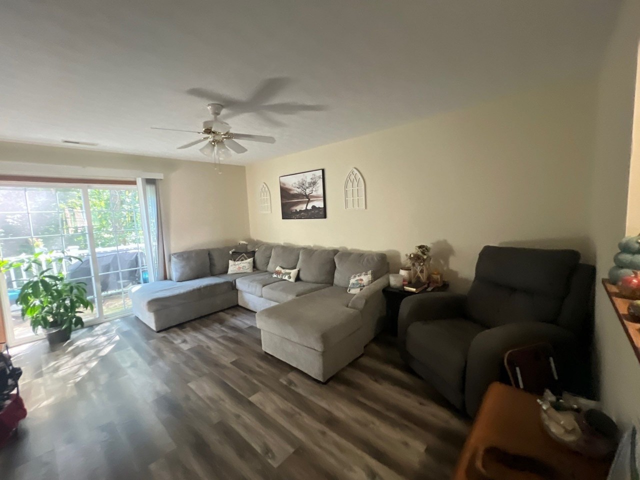 281 East Main Street - Photo 5 of 17
