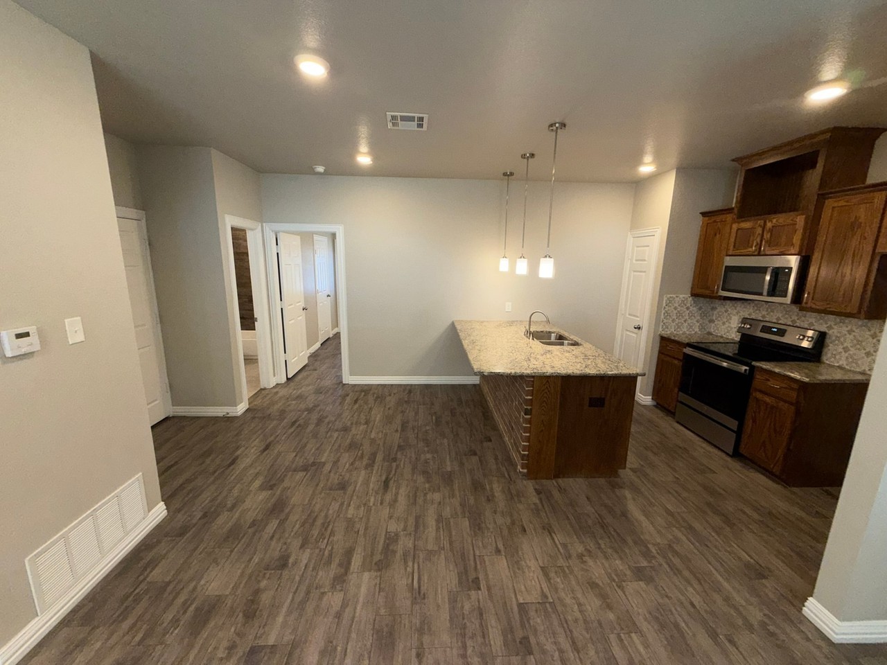 604 Wrigley Ln - Photo 4 of 13