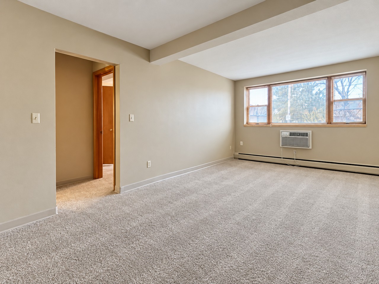984 Van Buren Ave - Photo 7 of 12