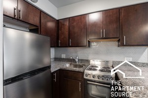 featured image of 1220 N La Salle Dr #B3