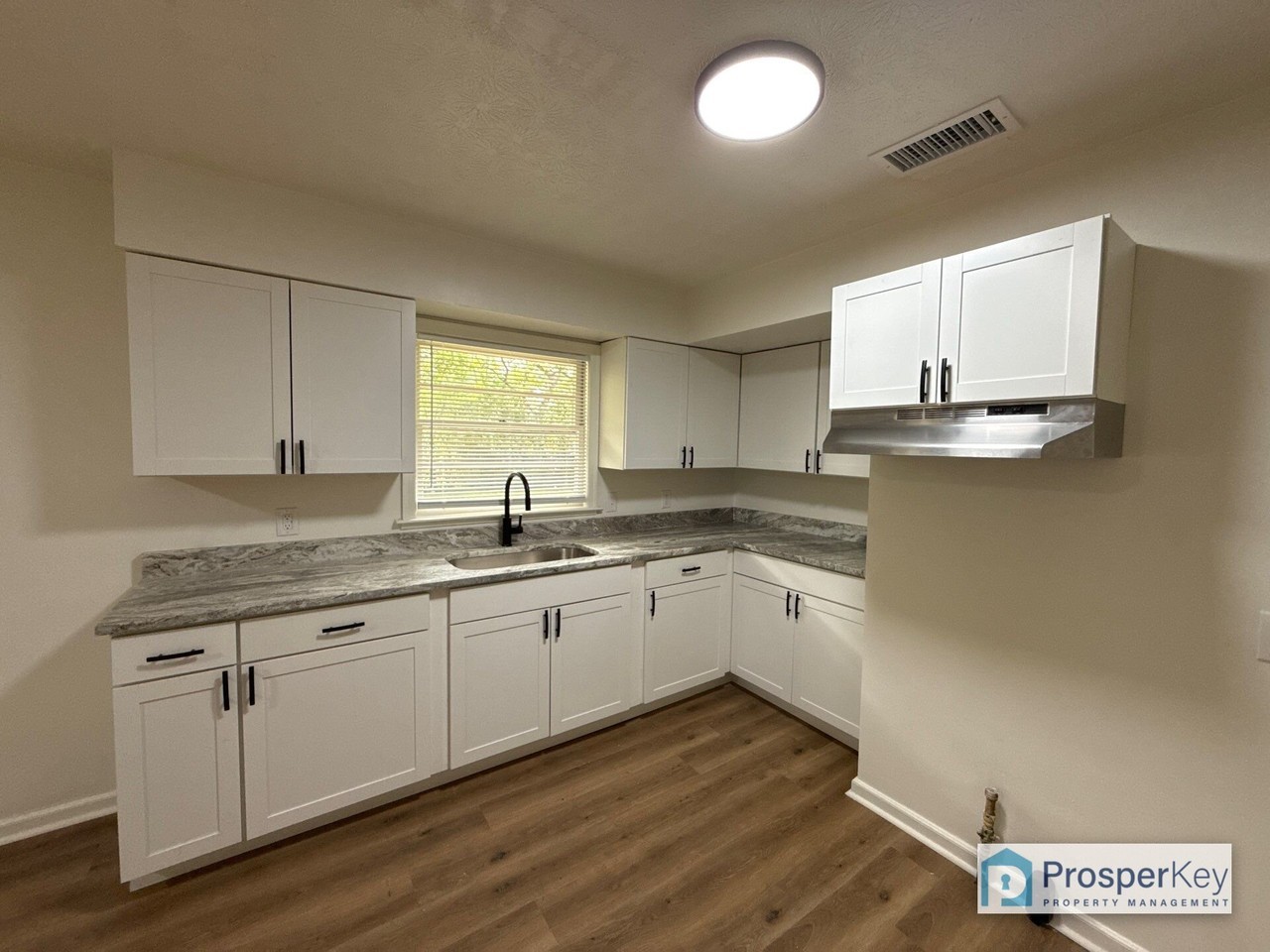2309 Ginny Ave - Photo 4 of 13