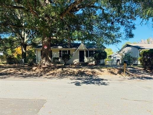 1210 Cardinal Dr - Photo 2 of 24