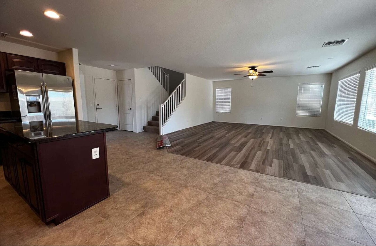 2859 E Shady Spring Trl - Photo 4 of 17