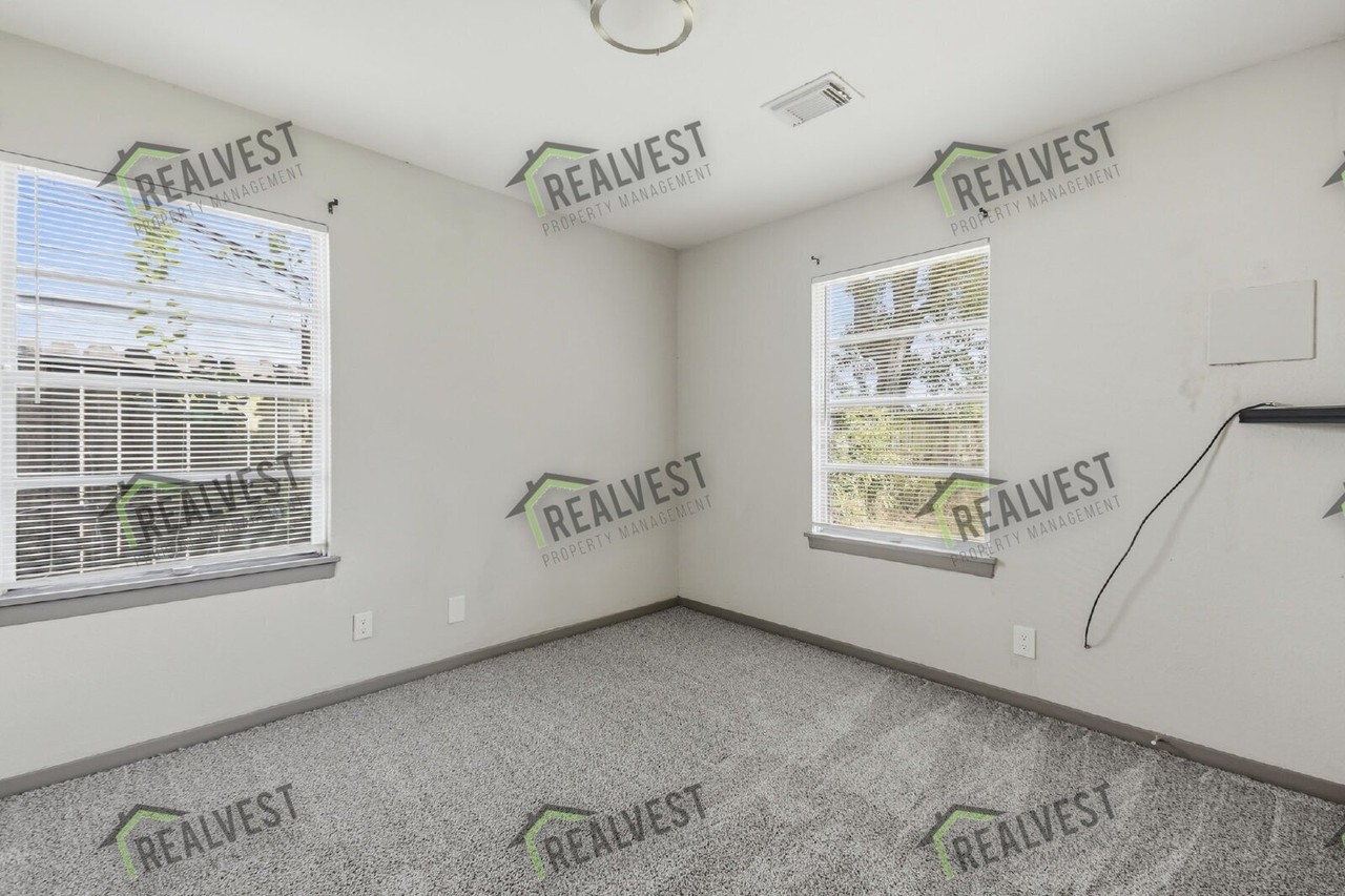 5413 Vae Dr - Photo 5 of 15