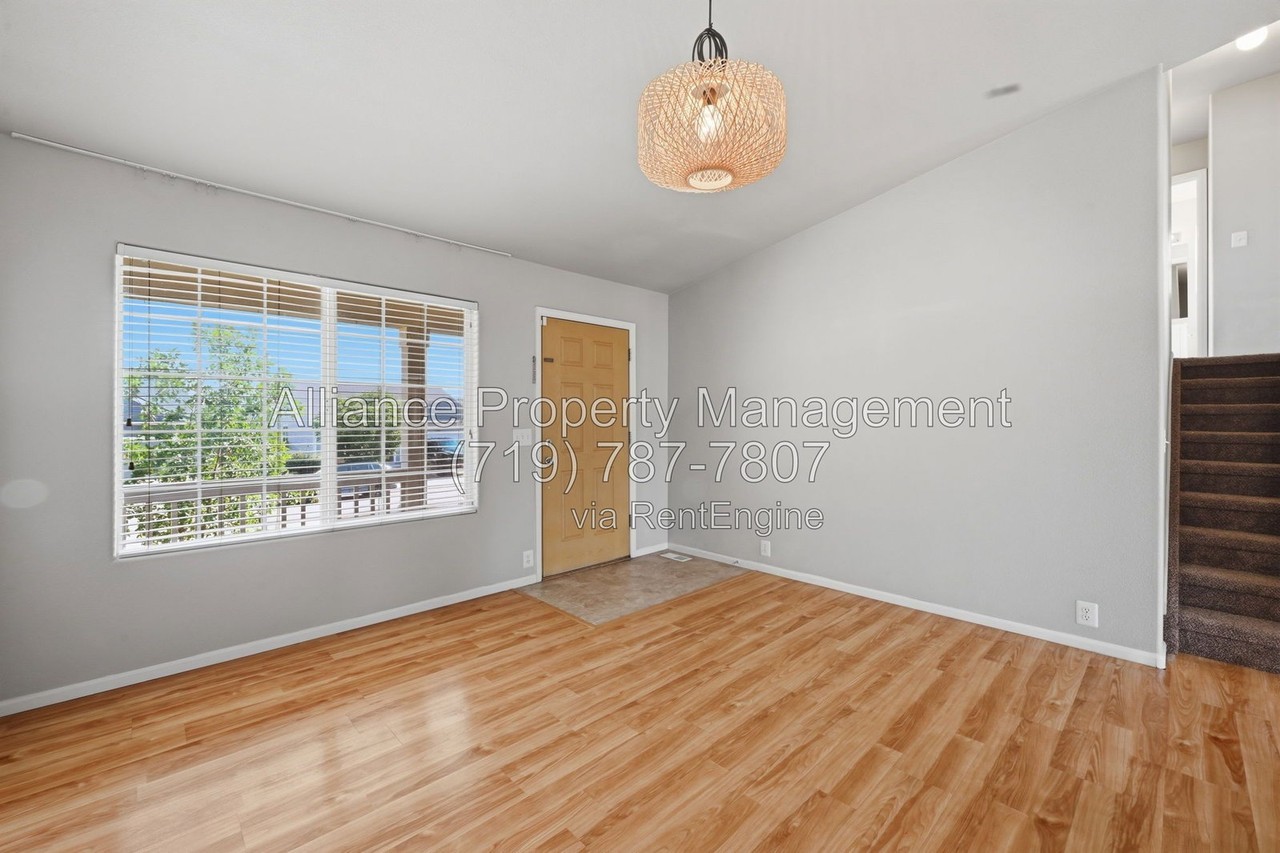 7368 Glenburn Dr - Photo 3 of 26