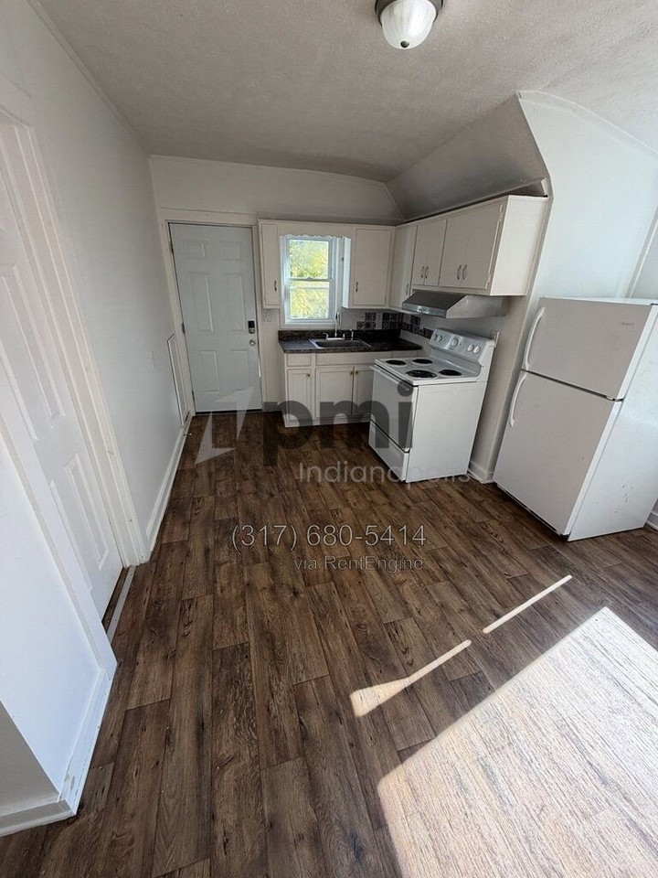 1222 Nichol Ave #4D