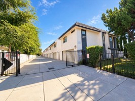 featured image of 2820 Meeker Ave