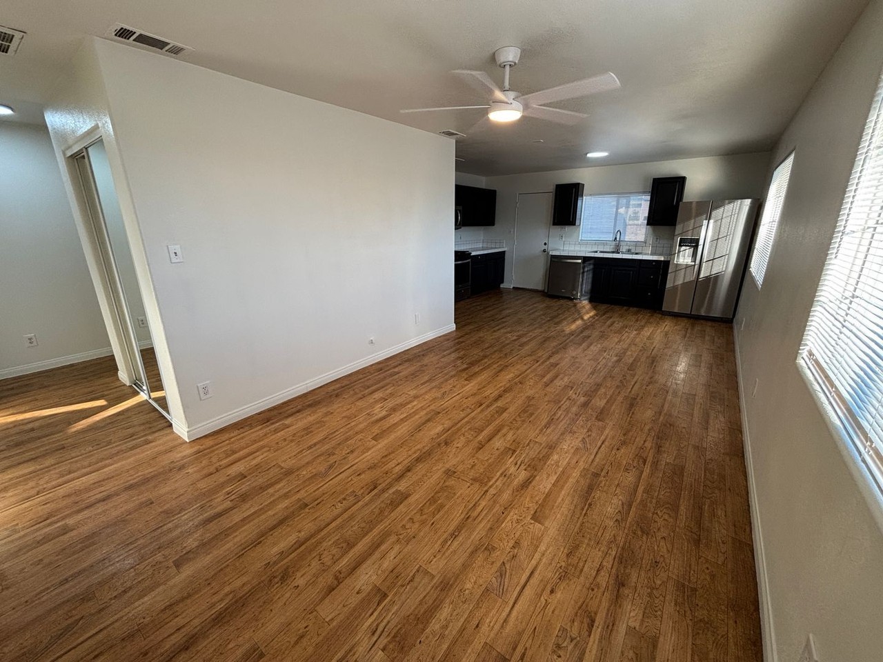 879 Wilson Ave - Photo 3 of 27