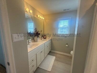 928 Virginia Ave #1 - Photo 6 of 9
