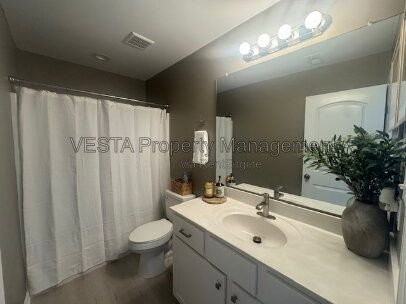928 Virginia Ave #1 - Photo 7 of 9