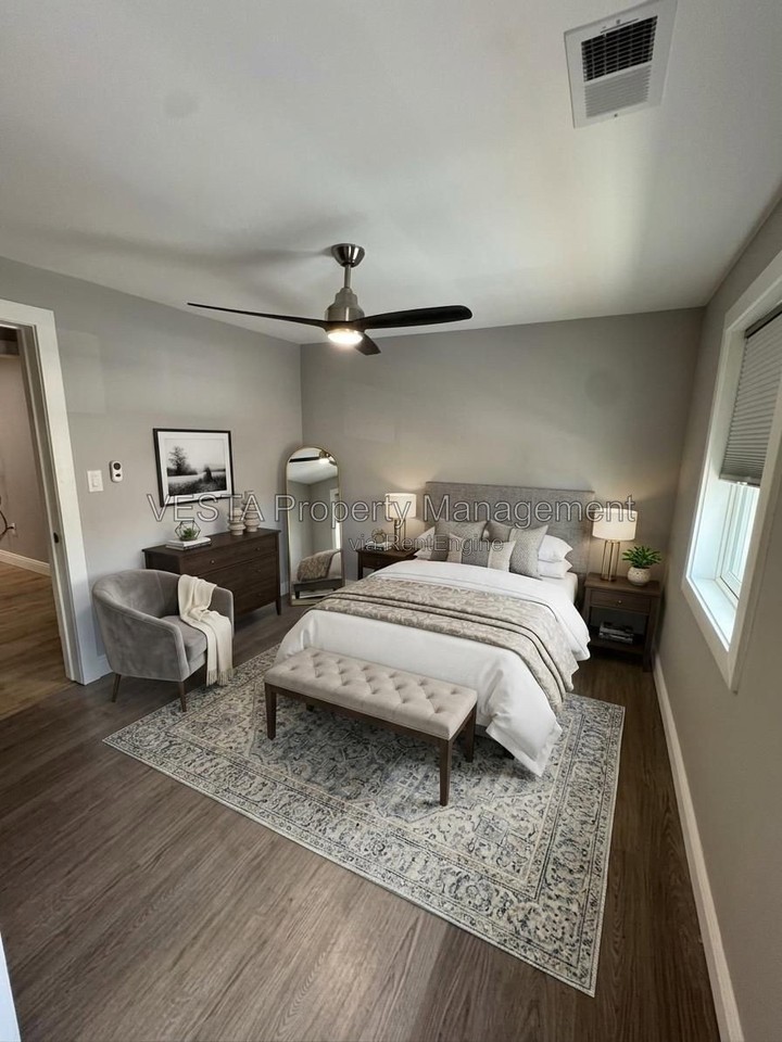 213 N Kent St - Photo 4 of 20