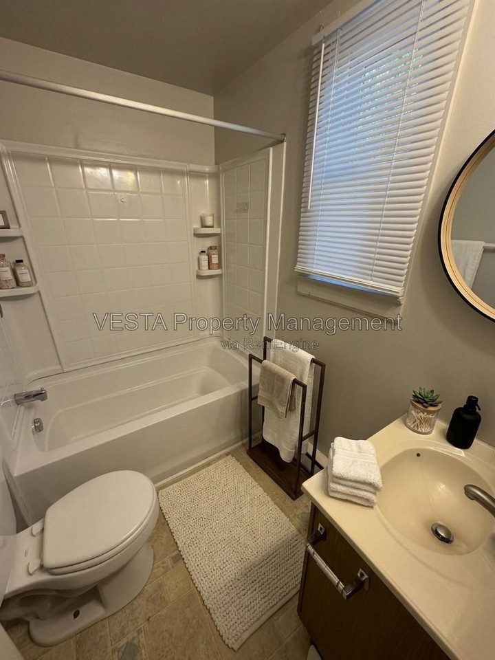 386 Cherrydale Ave - Photo 4 of 5