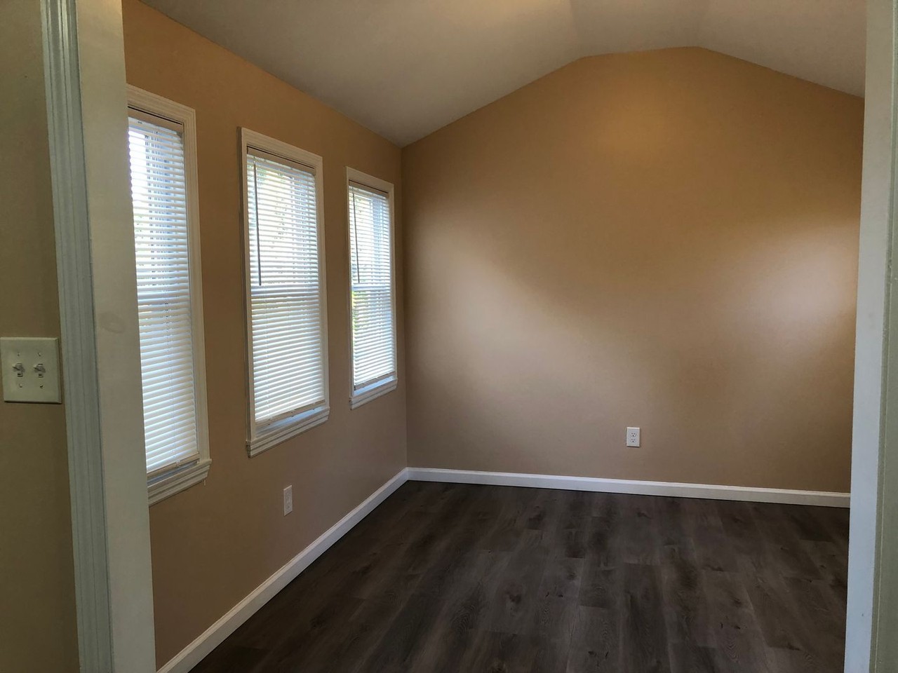 13 Runyon Dr - Photo 4 of 24