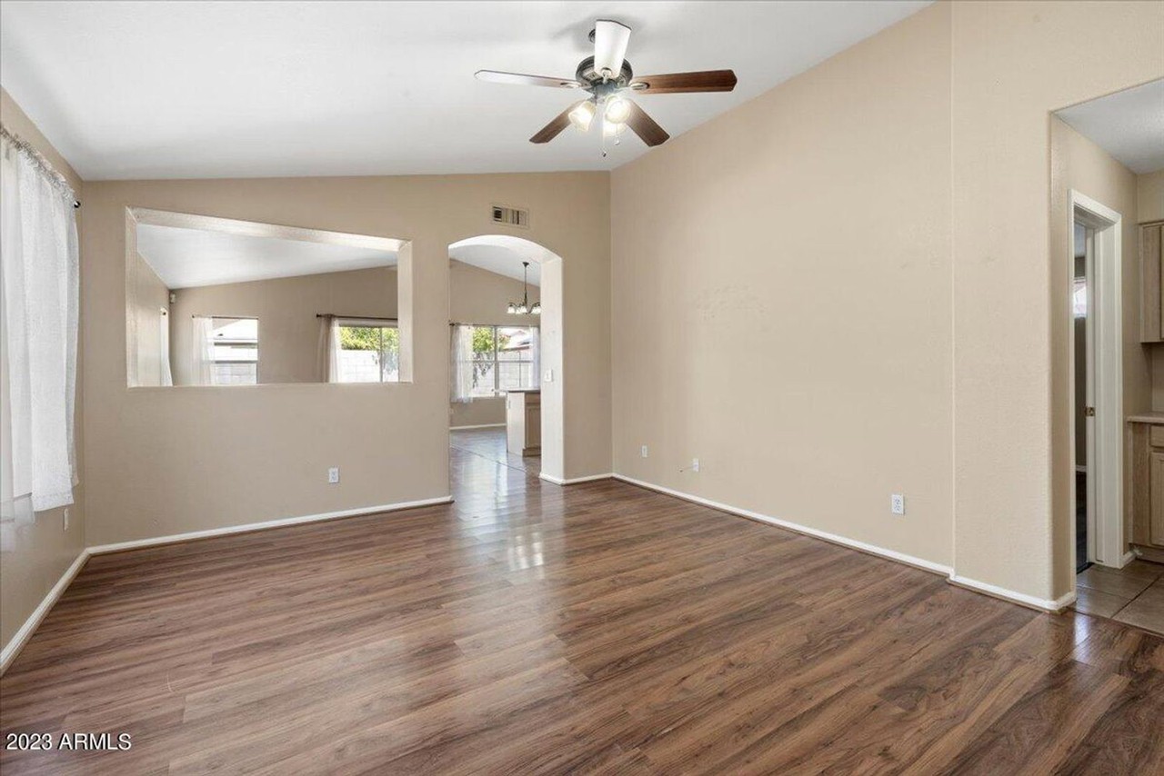15624 W Magnolia St - Photo 4 of 21