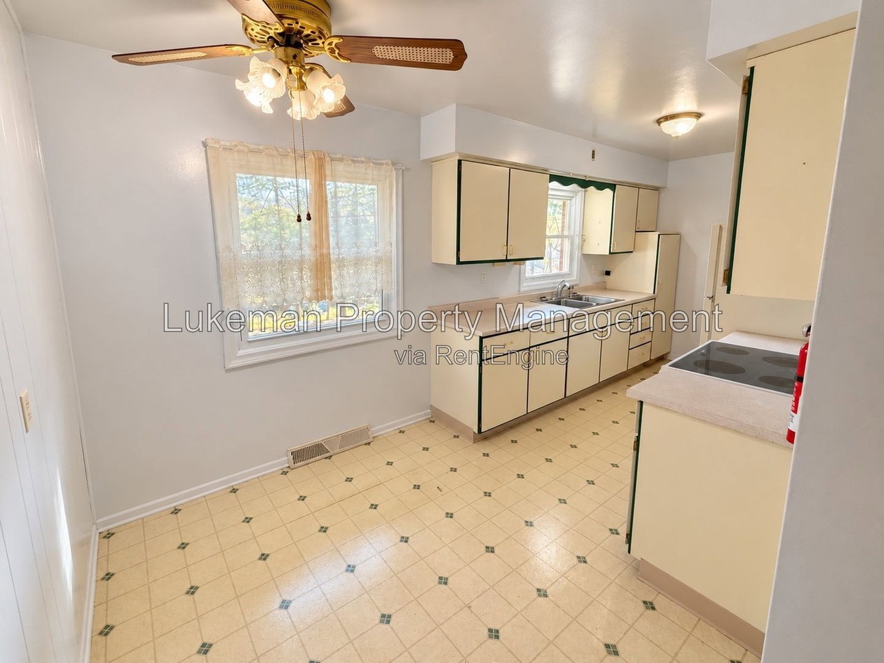 3201 Tamsin Ave - Photo 3 of 22