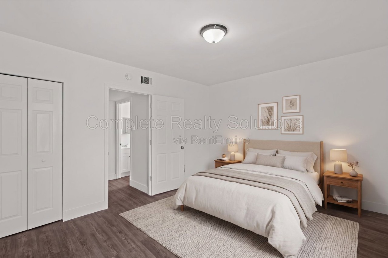 4734 S Grand Blvd #2N - Photo 3 of 29