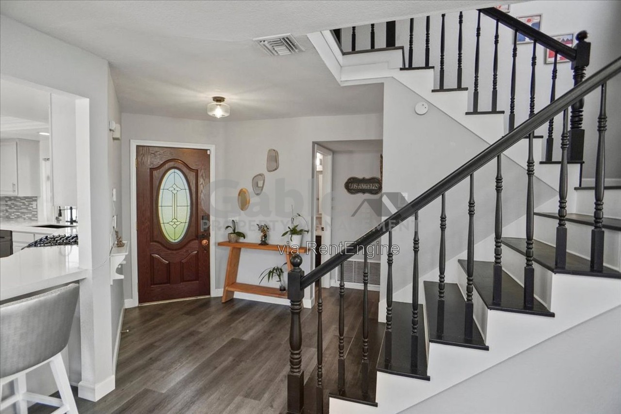 28248 Guilford Ln - Photo 3 of 21