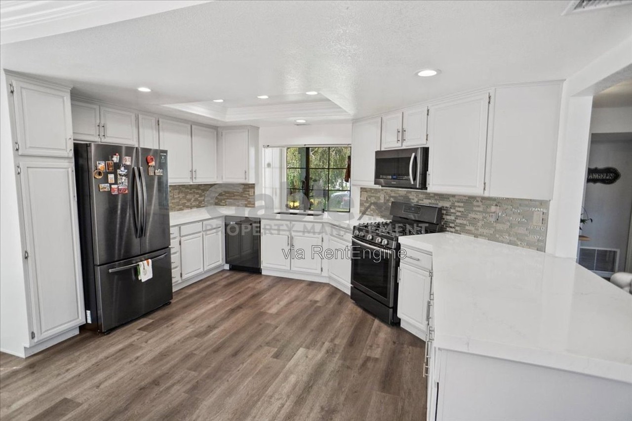 28248 Guilford Ln - Photo 5 of 21