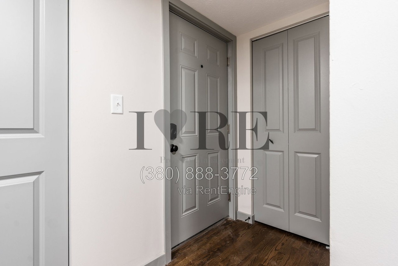 2085 W Broad St #208 - Photo 3 of 16