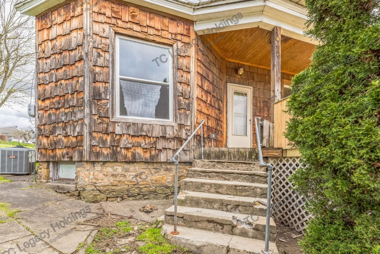 1502 W Virginia Ave - Photo 2 of 31