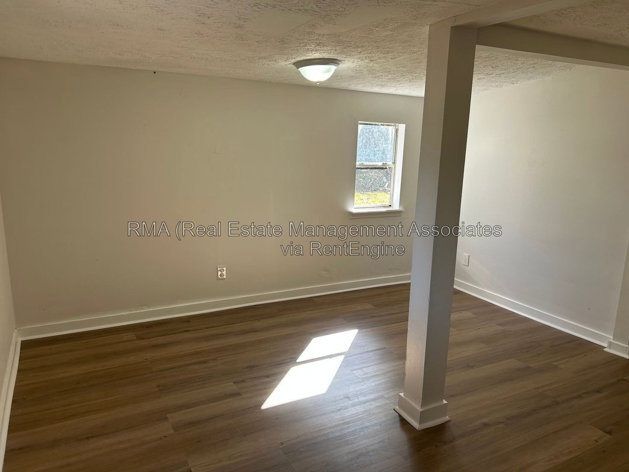 920 N 9th St - Photo 4 of 9