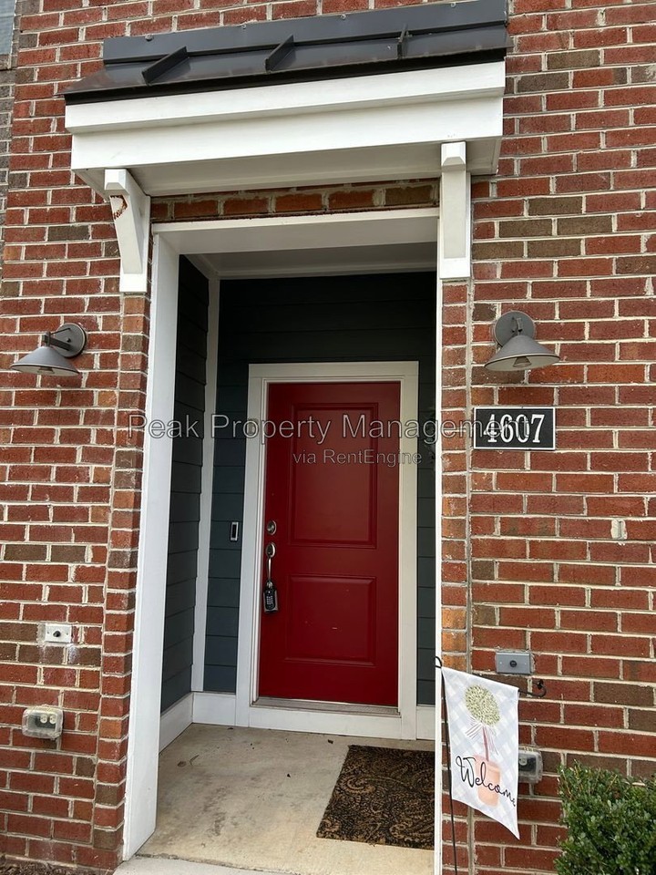 4607 Wistar Creek Dr #B - Photo 4 of 14
