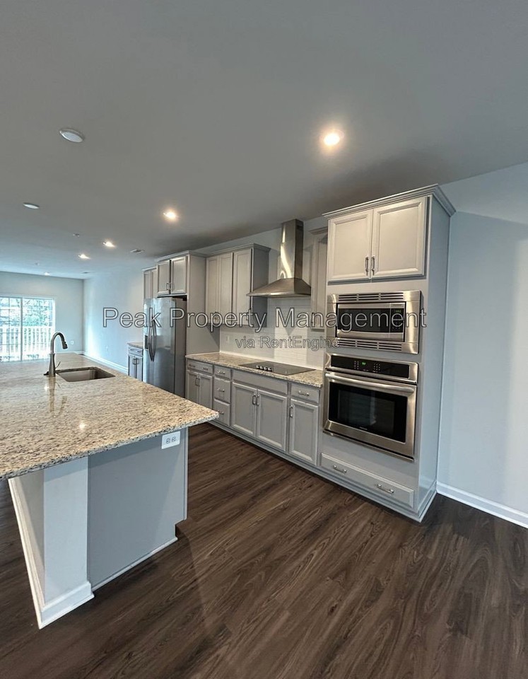 4607 Wistar Creek Dr #B - Photo 5 of 14