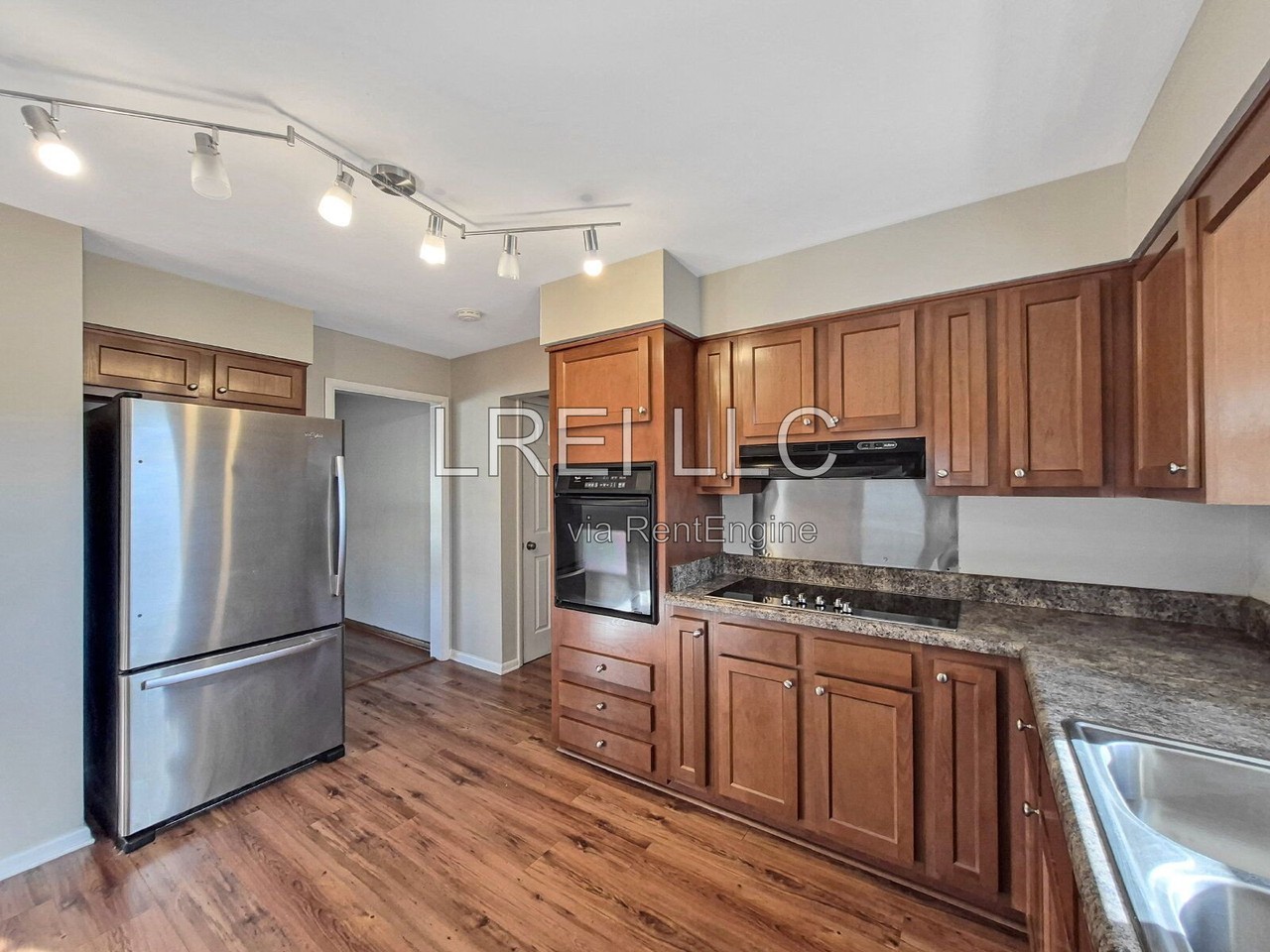 1930 Meadowcreek Dr - Photo 5 of 19