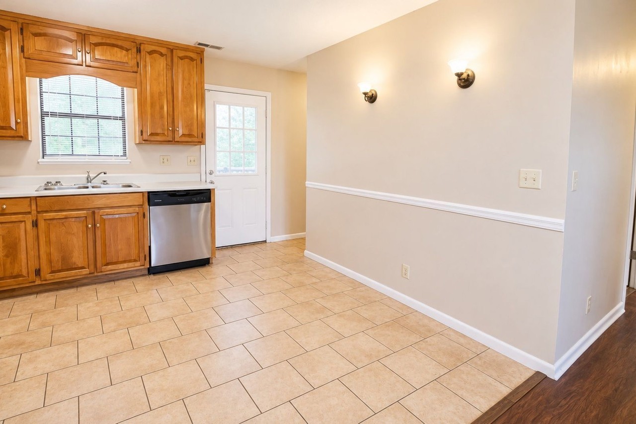 303 Withrow Rd #305 - Photo 5 of 10