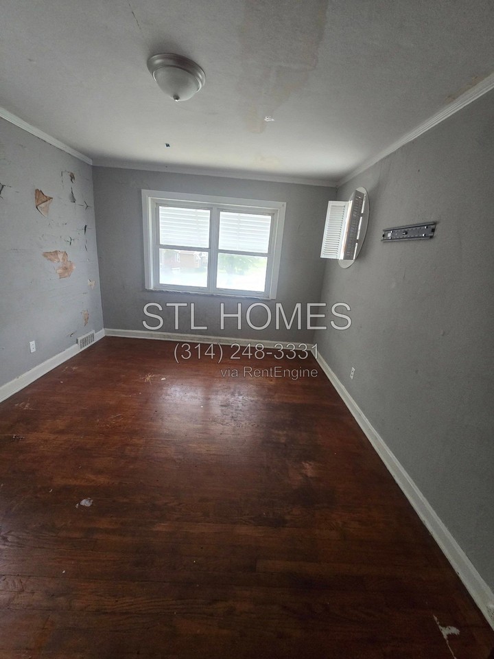 3217 Kemp Dr - Photo 3 of 20