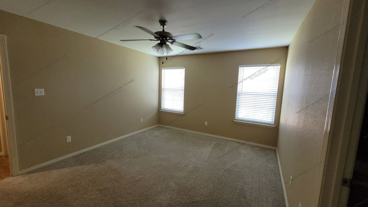 8801 Vickery Ln - Photo 5 of 19