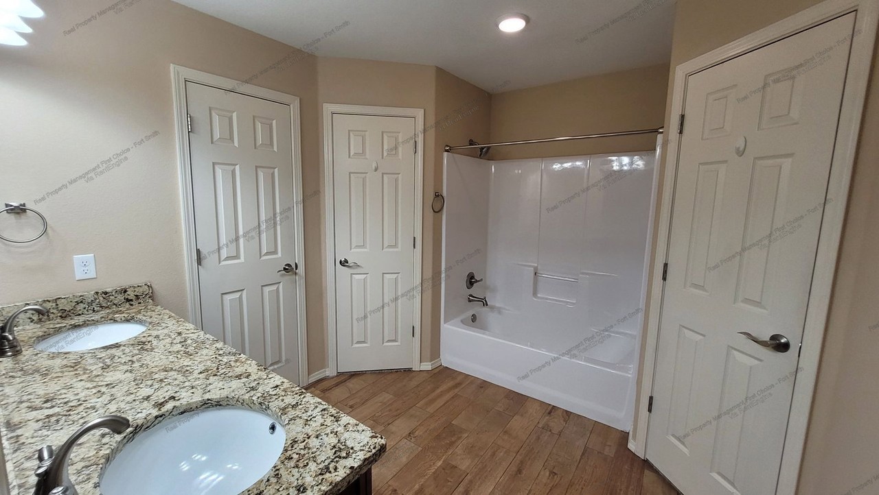 8801 Vickery Ln - Photo 6 of 19