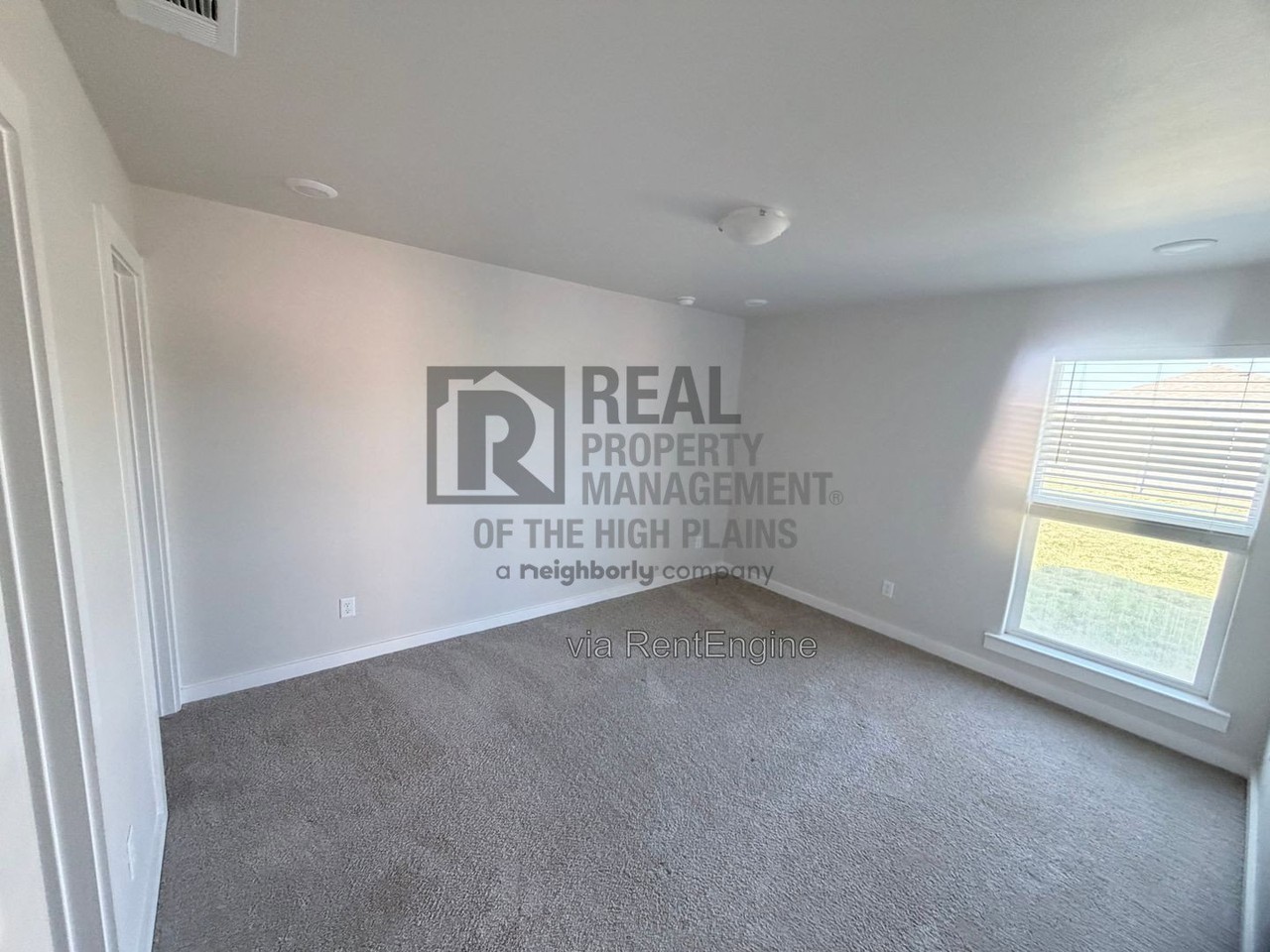 6502 Athens St - Photo 5 of 10
