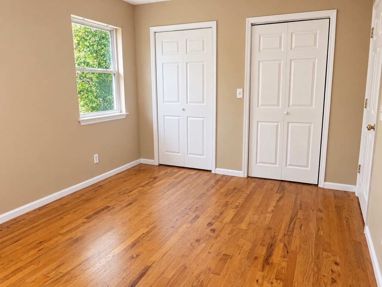 402 Hall St #C - Photo 5 of 9