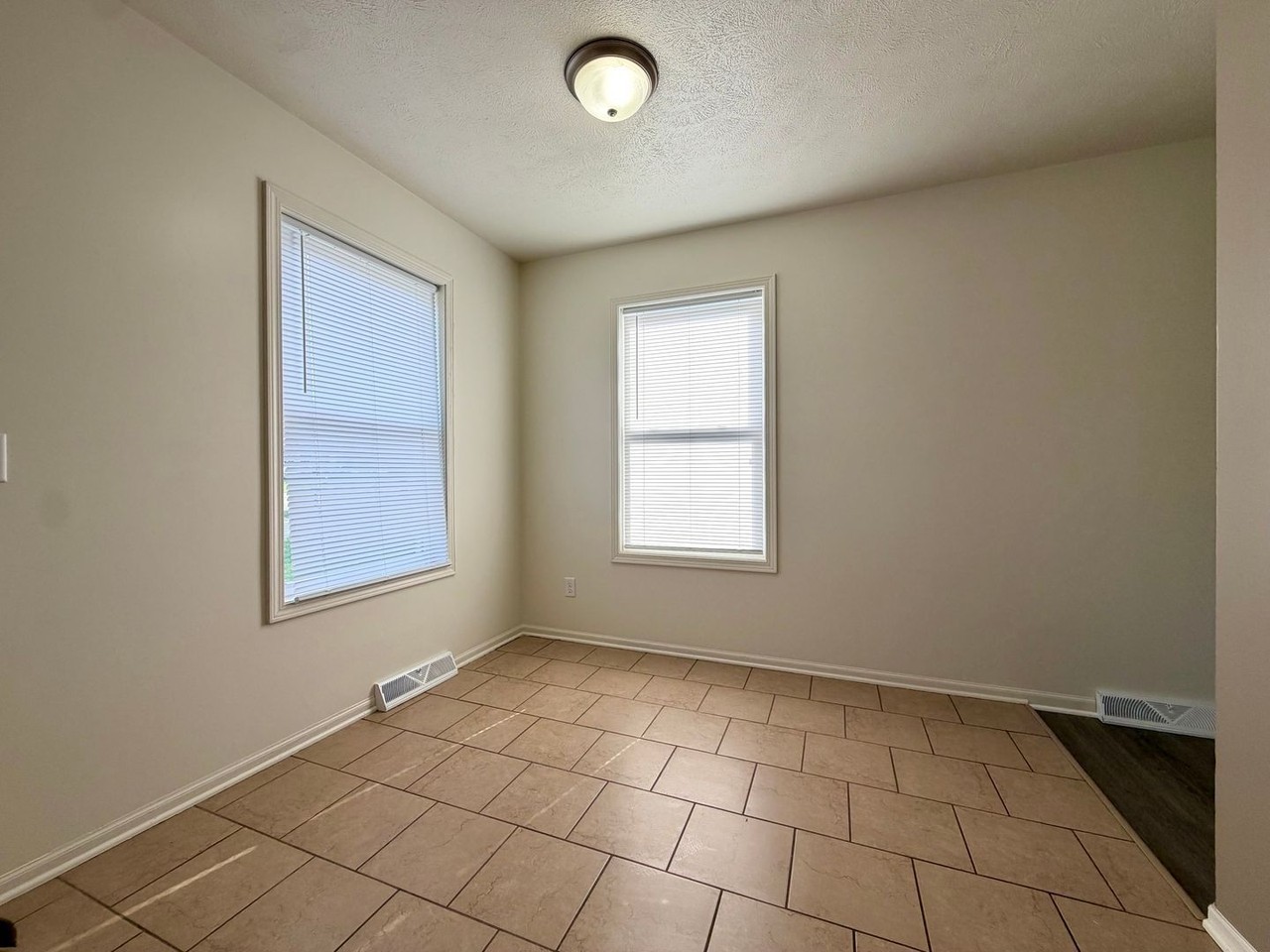 7555 Eastern Ave Se #7555 - Photo 6 of 24