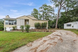 featured image of 2856 Thomas Ln