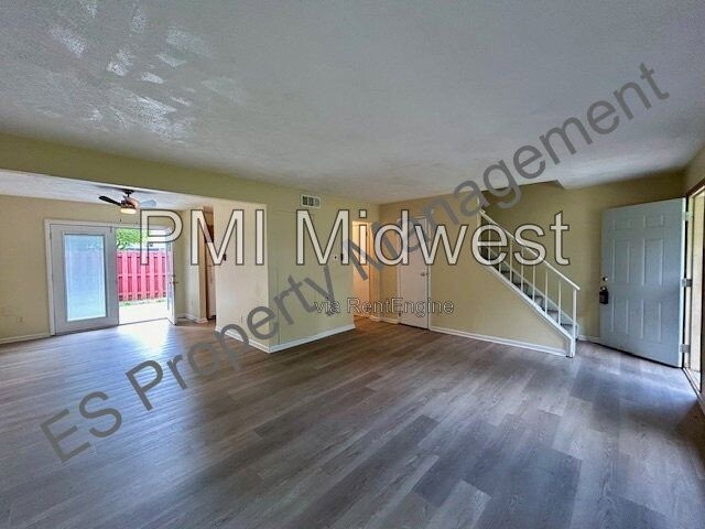 718 Southfield Ct - Photo 3 of 20