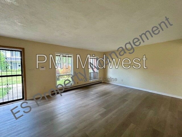 718 Southfield Ct - Photo 4 of 20